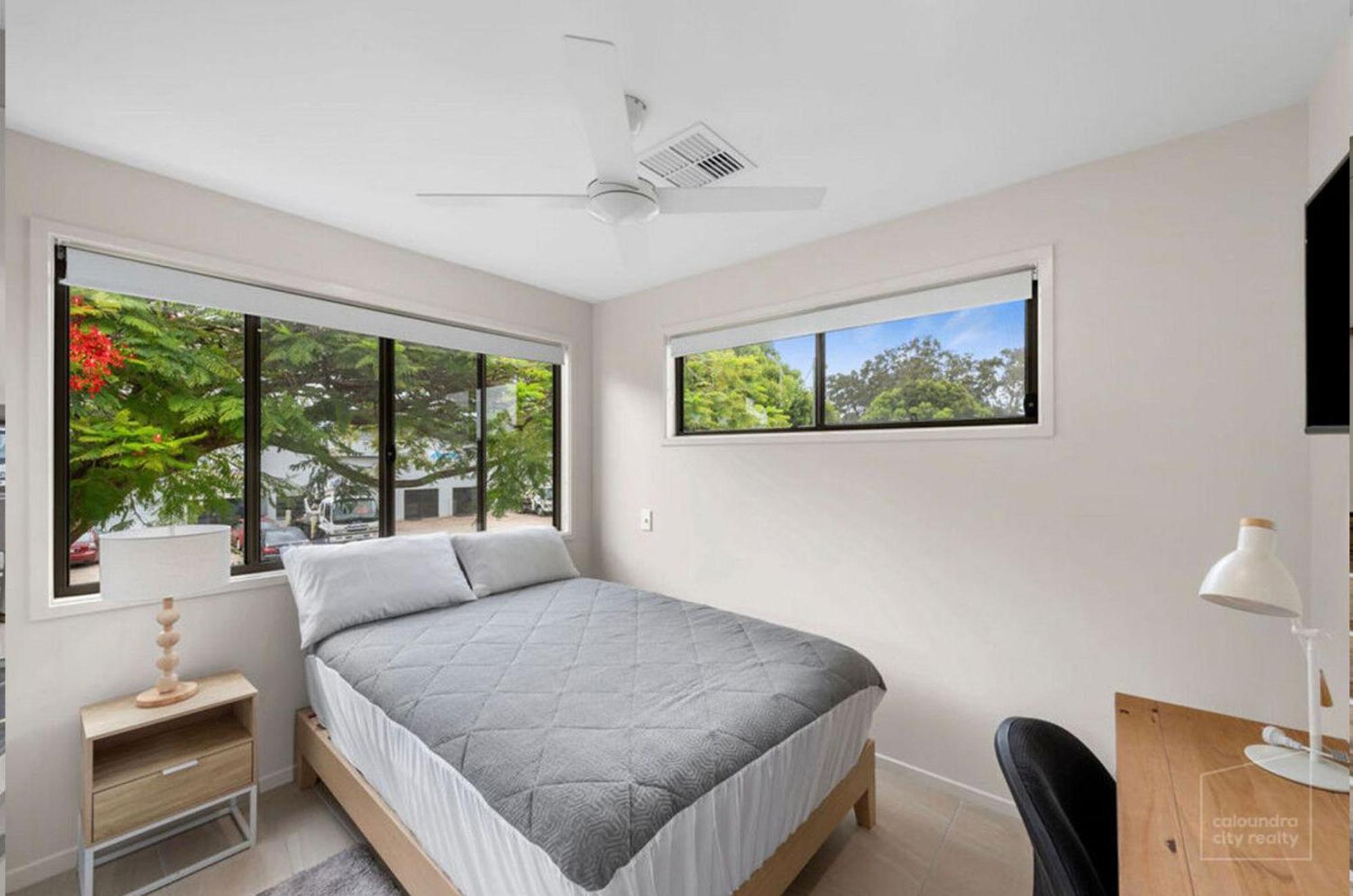 Holiday home Massive 5bdr Games Wi-fi Netflix *