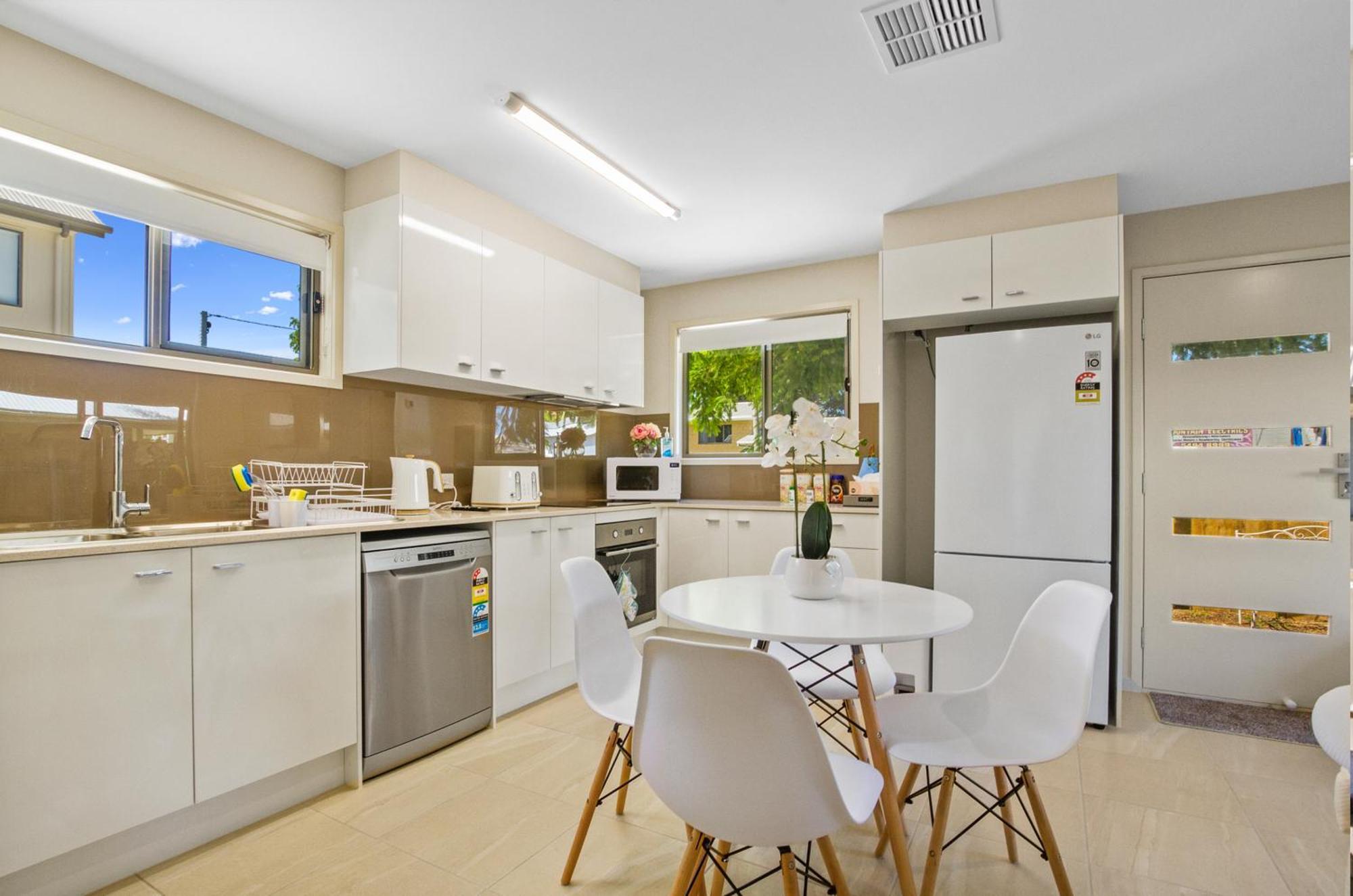 Massive 5bdr Games Wi-fi Netflix * Brisbane