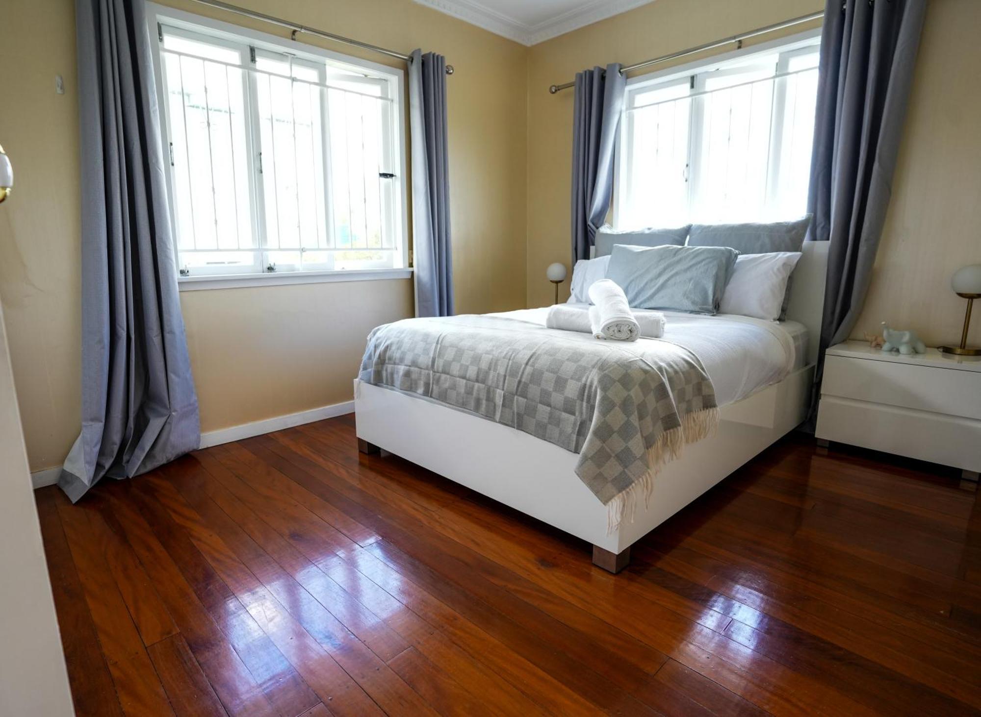 Holiday home Massive 5bdr Games Wi-fi Netflix Brisbane